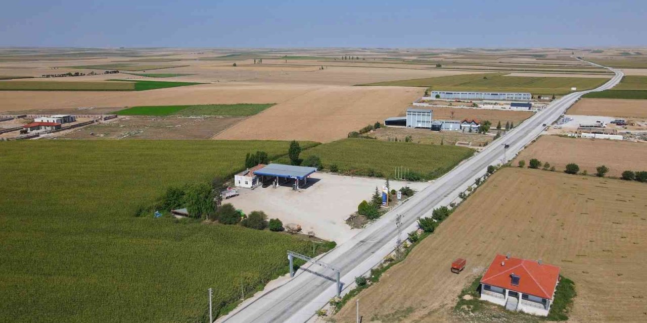 Konya Büyükşehir’den Çeltik’e 21,7 Kilometre Daha Mahalle Yolu