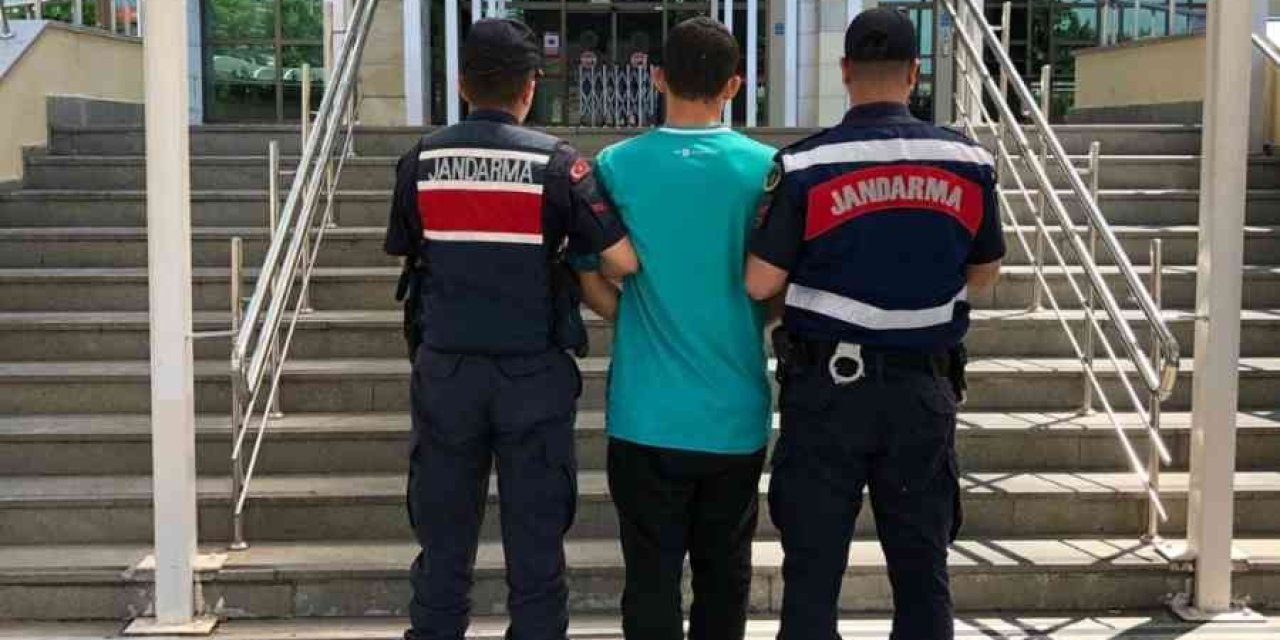 Antalya’da 20 Yıl 50 Ay Hapis Cezası İle Aranan Şahıs Yakalandı