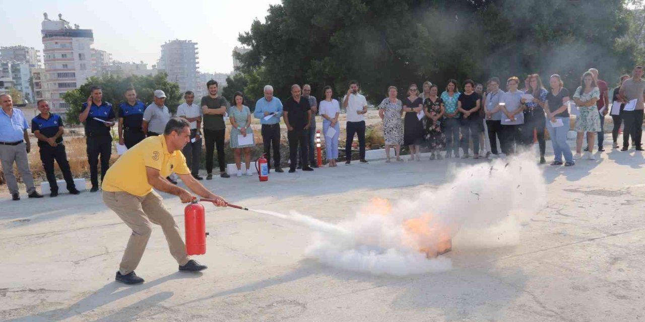 Mezitli Belediyesi Çalışanlarına Yangın Tatbikatı