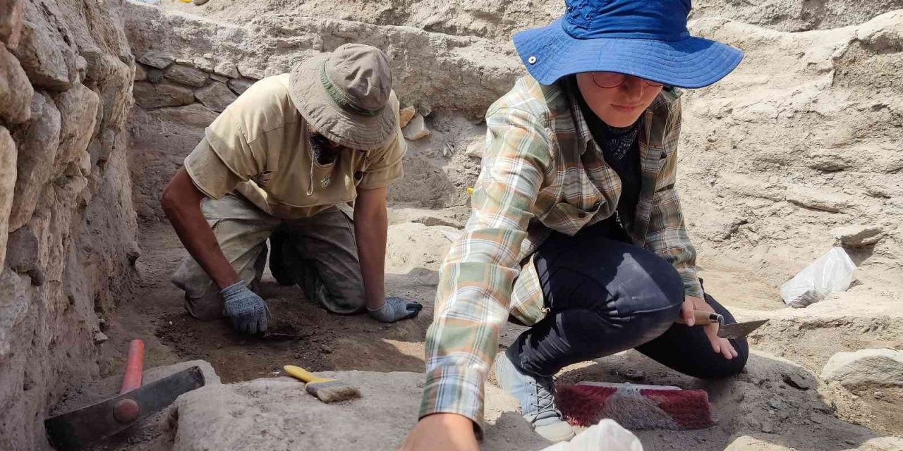 Şarhöyük’te Bulunan 6 Bin Yıllık Parçalar Tarihe Işık Tutacak