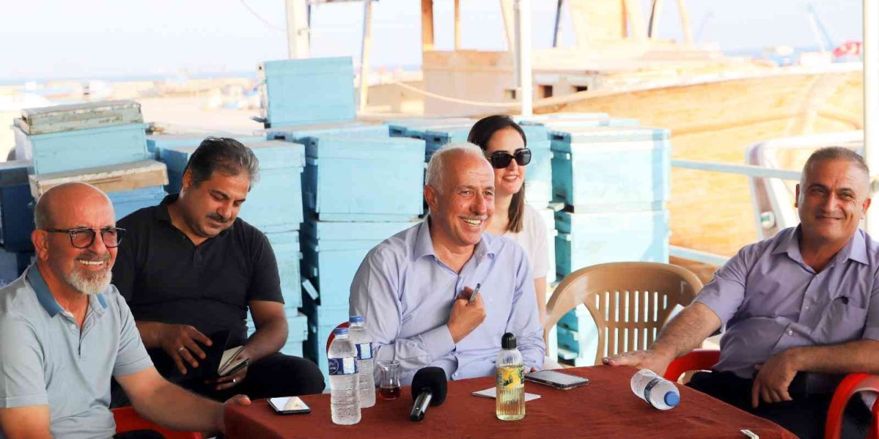 Başkan Gültak, Karaduvarlı Balıkçıların Sorunlarını Dinledi