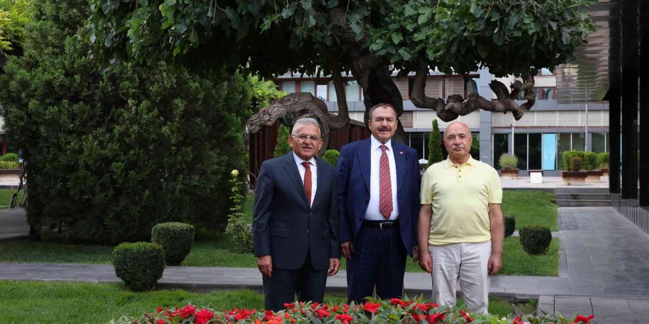 Veysel Eroğlu’ndan Başkan Büyükkıç’a Ziyaret