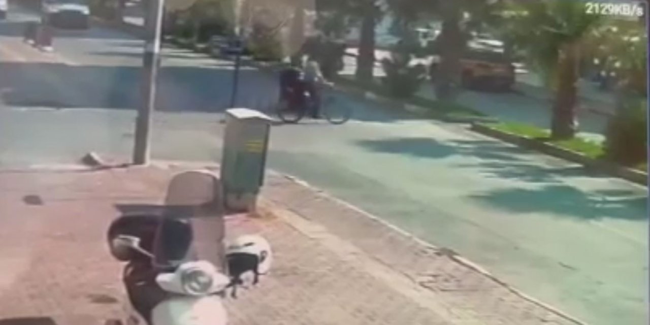 Yaşlı Adamın Bisikletiyle Ölüme Gidişi Kameraya Yansıdı
