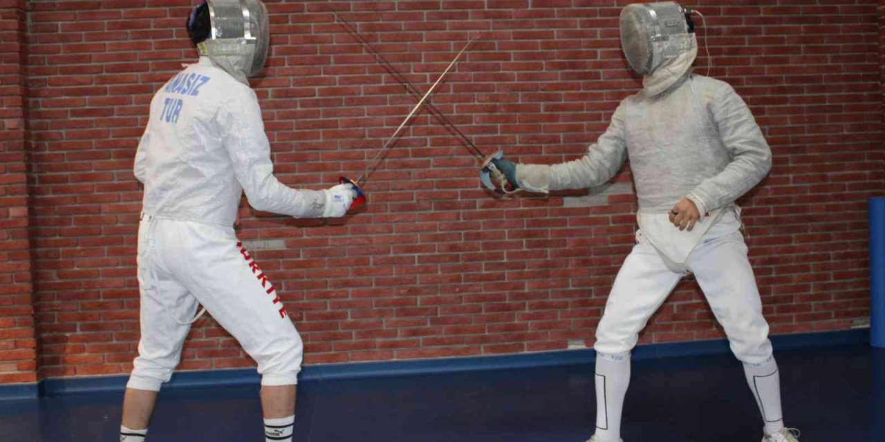 Genç Yaşında Elde Ettiği Başarılar İle Eskrim Sporunda Adını Tarihe Yazdırıyor