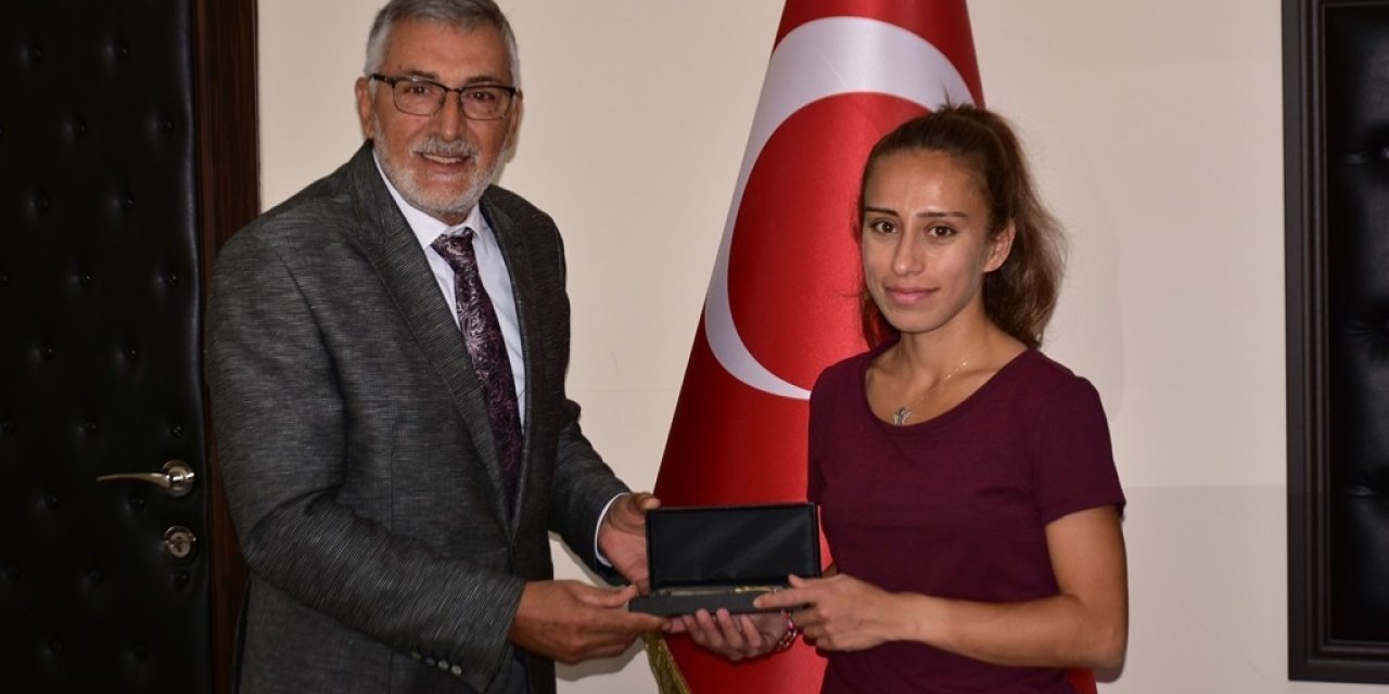 Başkan Bozkurt, Avrupa İkinciliğini Kutladı