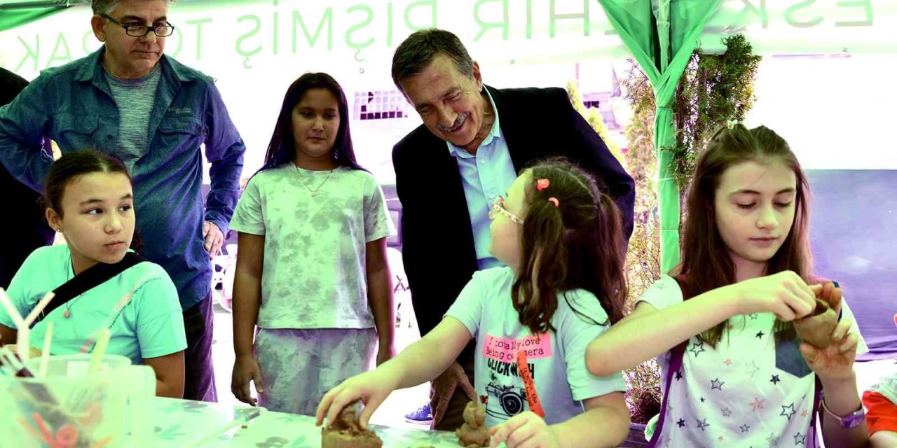 Çocuklar Toprağı Çok Seviyor