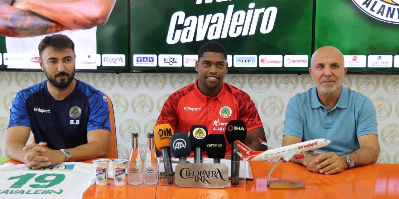 Corendon Alanyaspor, Fulham’dan Cavaleiro’yu Kiraladı