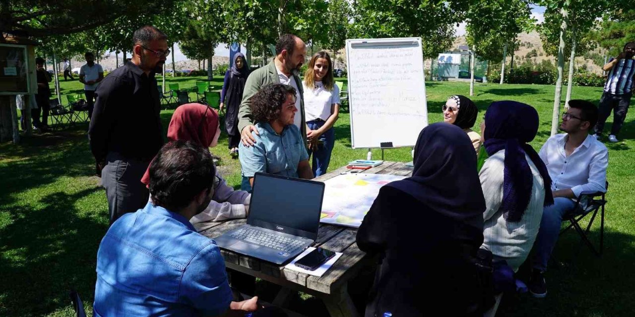 Neü’de Gençler, Kendi Festivallerini Tasarlıyor