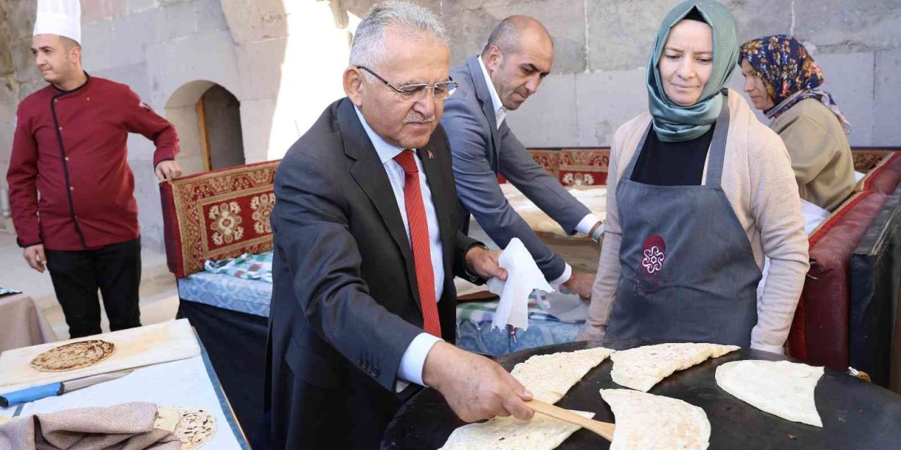 Başkan Büyükkılıç, Tarihi Sultanhanı’nda Bünyanlı Muhtarlarla Buluştu