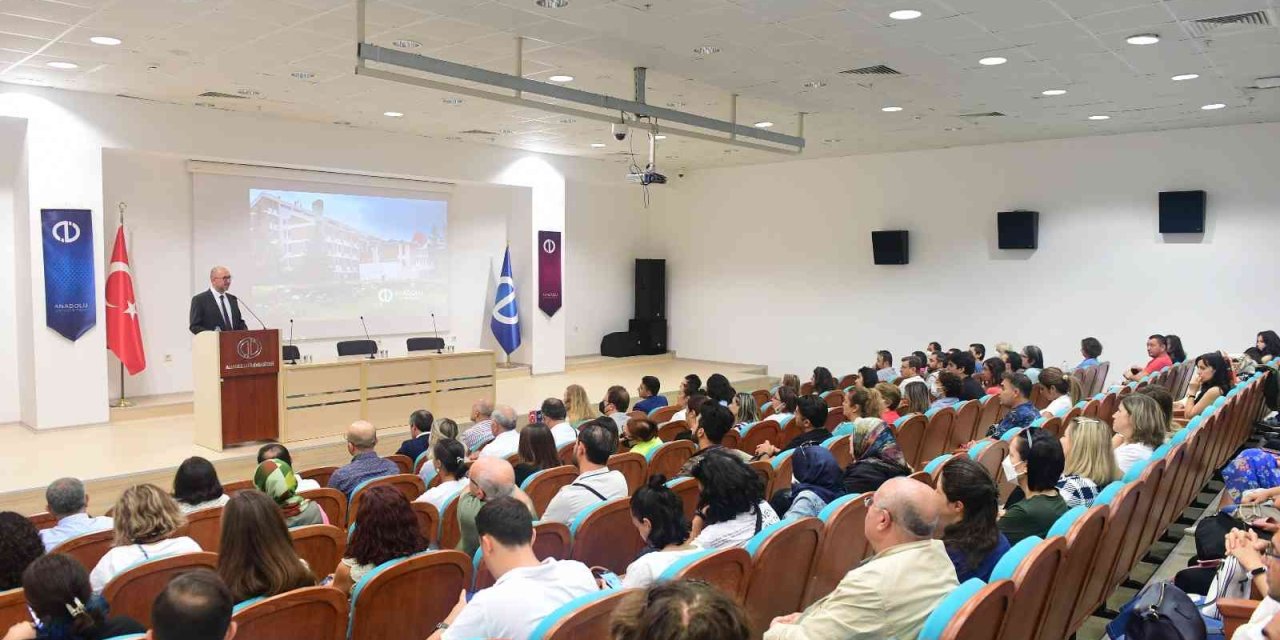 Eğitim Fakültesinin 40. Yılına Özel Konferansta “değişen Toplumda Öğretmenlik” Konuşuldu