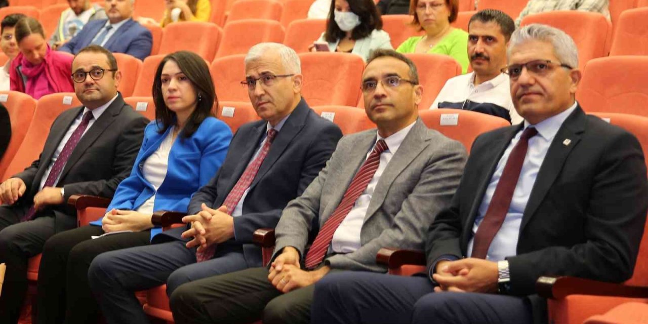 Esogü’de ’2023 Vizyonunda Üniversitelerin Merkezi Araştırma Laboratuvarları Çalıştayı’ Başladı