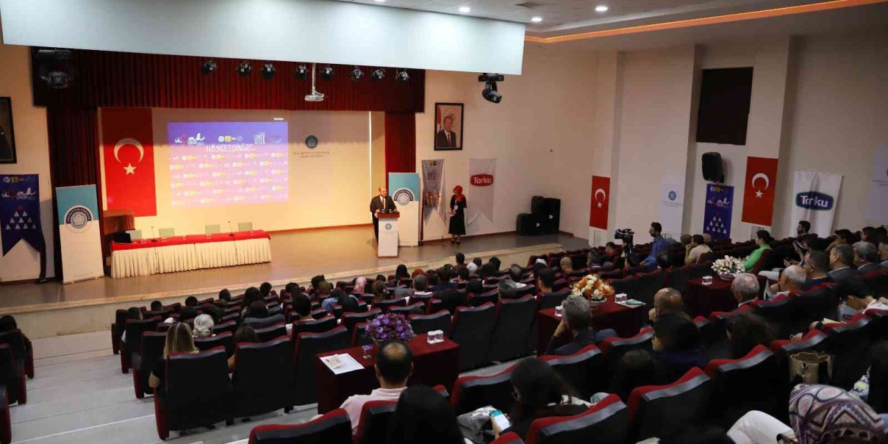 Konya’da Üstün Yeteneklilerin Eğitimi Ve Çocuk Araştırmaları Kongreleri Başladı