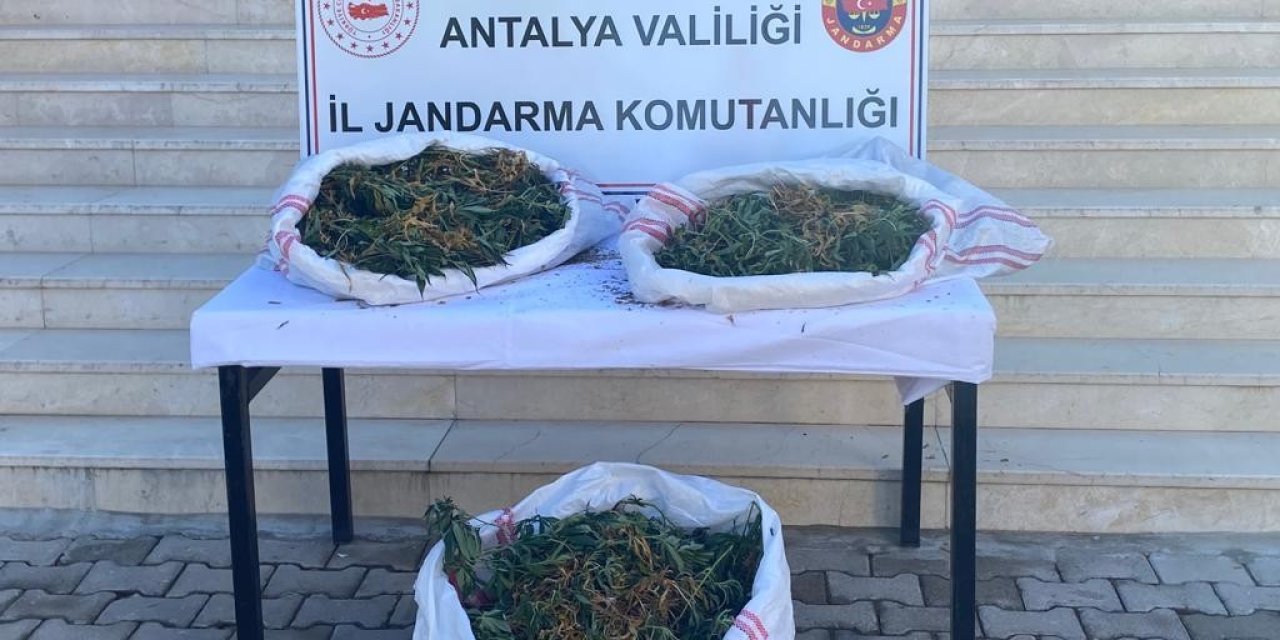 Sazlık Alana Gizlenen Çuvaldan Uyuşturucu Çıktı