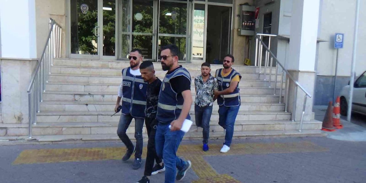 Aranan Şahıslar Yarım Saatlik Kovalamaca Sonucu Yakalandı