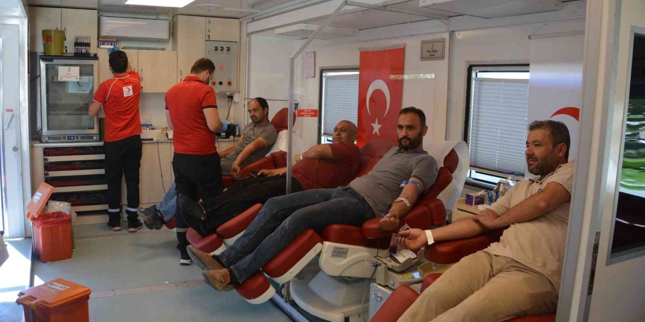 Korkuteli Sanayi Sitesi Esnafı Kızılay’a Kan Bağışında Bulundu