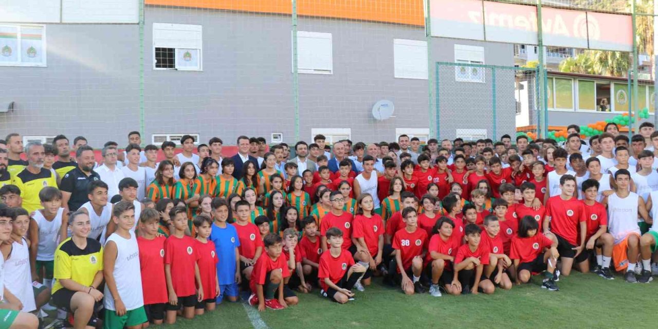 Nazmi Reisoğlu Futbol Akademisi Açıldı