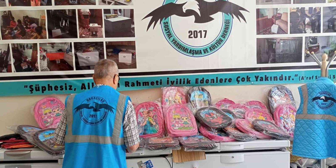 Gönüllü Havacılardan Minik Kalplere Kırtasiye Malzemesi Yardımı