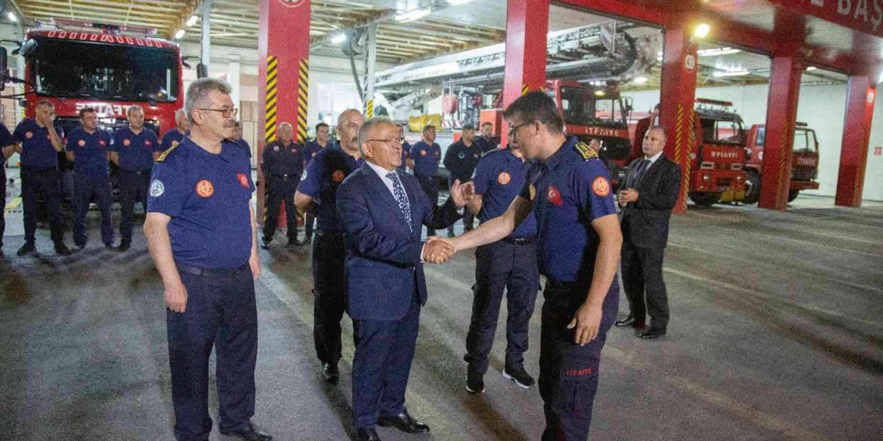 Büyükkılıç, Mersin’de Fedakarca Görev Yapan İtfaiye Erlerini Karşıladı