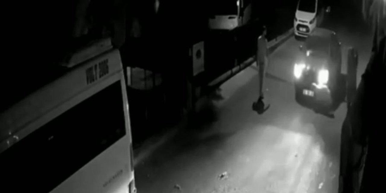 Yavruyken Aldığı Can Dostu Gözlerinin Önünde Otomobilin Altında Kaldı, Gözyaşlarına Boğuldu