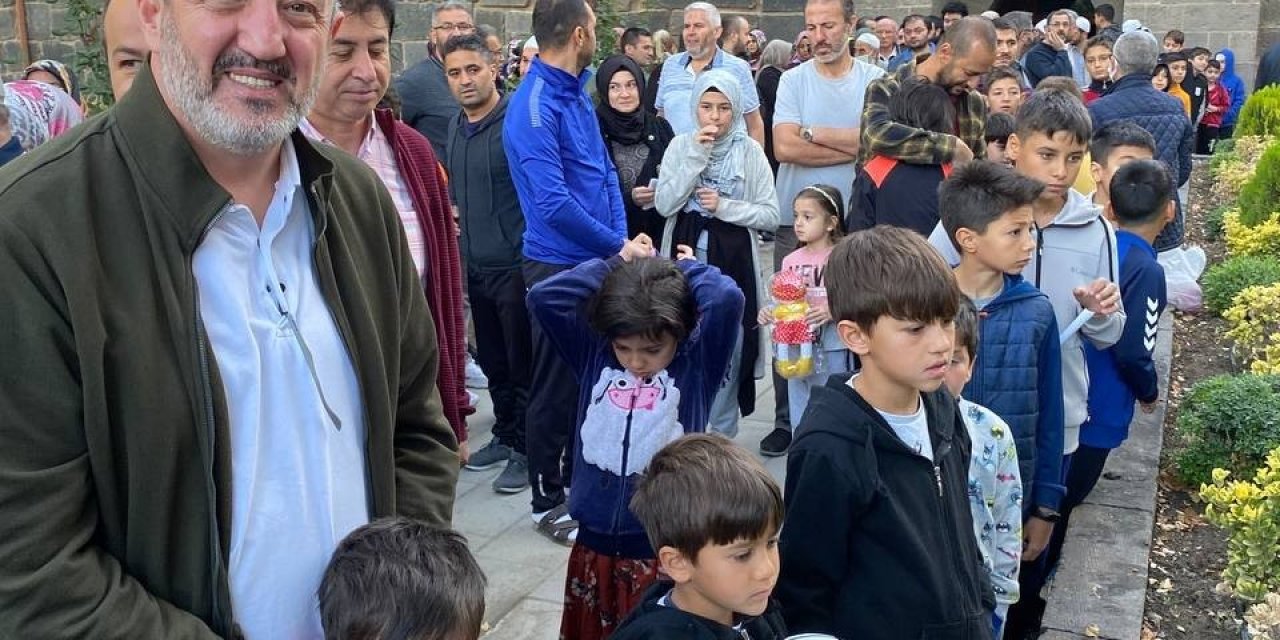 Kayseri’de Aileler Sabah Namazında Bir Araya Geldi