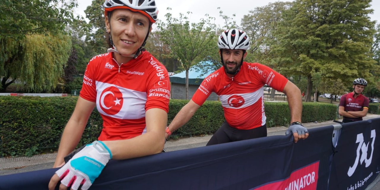 Milli Bisikletçi Kardeşler Dünya Kupası’nda Son Pedalı Paris’te Çevirdi