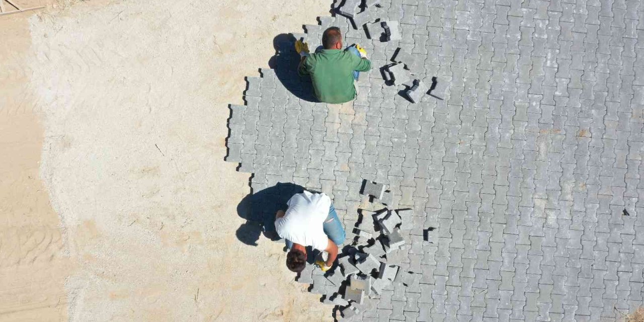 Başkan Büyükkılıç’tan Kırsala 1 Milyon Metrekare Kilit Beton Parke