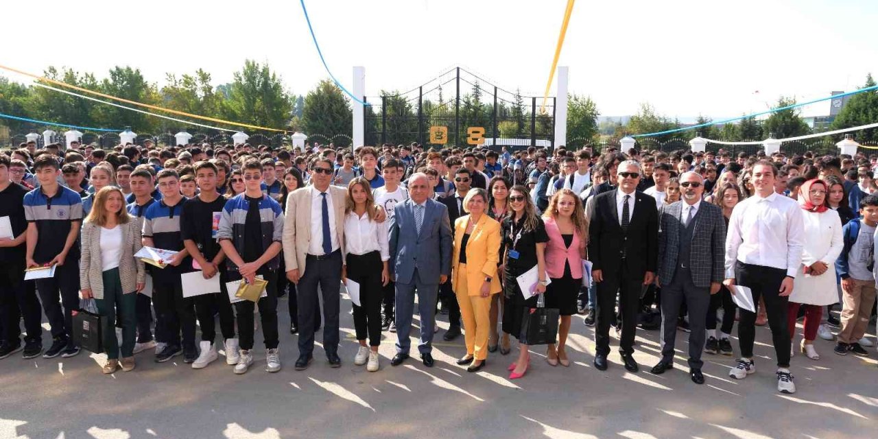 Özel Eosb Meslek Lisesi’nde Yeni Eğitim Öğretim Yılı Açılış Töreni Düzenlendi