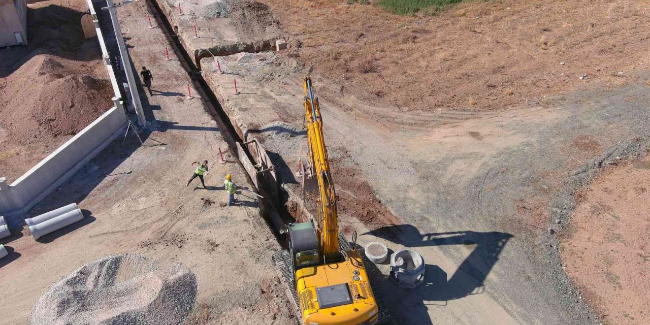 Konya Büyükşehir’in Merkez Ve İlçelerde Altyapı Seferberliği Sürüyor