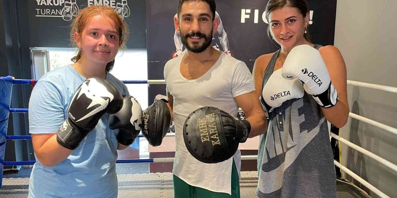 Milli Dövüşçü Karaca, Kadınların Kendisini Savunması İçin Ter Döküyor