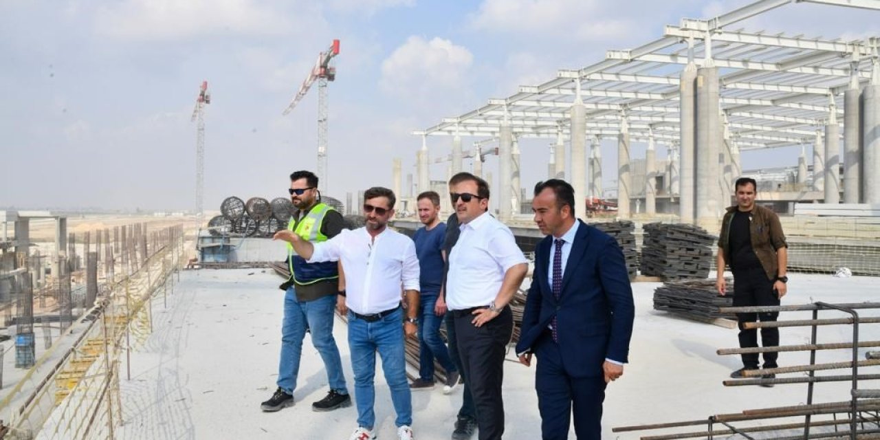 Vali Pehlivan Havalimanı İnşaatında İncelemelerde Bulundu