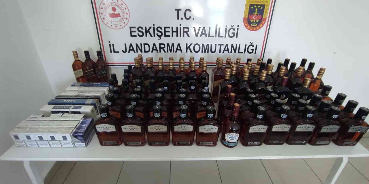 Jandarma Ekipleri 85 Bin Lira Değerinde Kaçak İçki Ve Sigara Ele Geçirdi