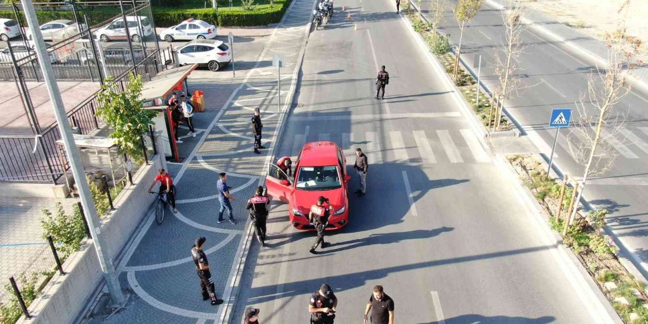 Motosikletli Polis Timleri Suça Geçit Vermiyor