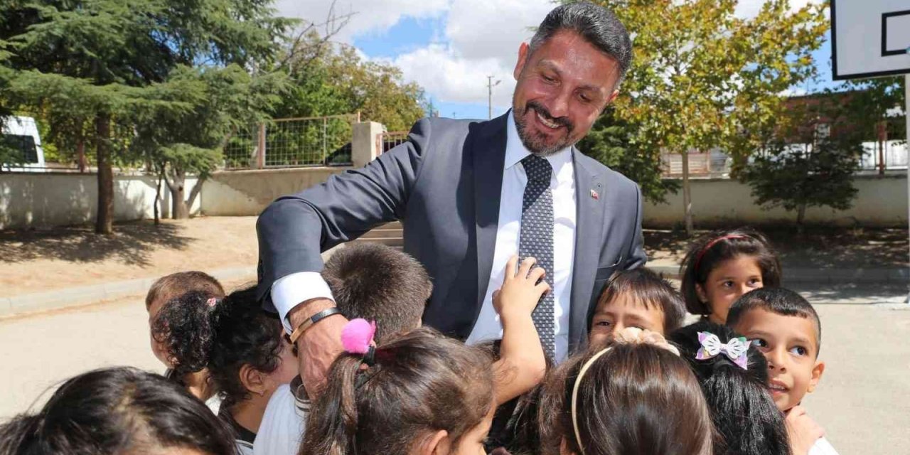 Başkan Yüzügüllü, Çocukların Gönlünde Taht Kurdu