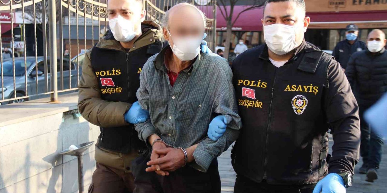 Yılbaşı Gecesi Tartıştıkları Kişiyi Bıçakla Öldüren 2 Sanığa İlk Celsede Müebbet Hapis Cezası