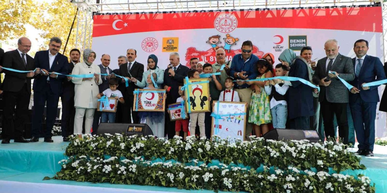 Binali Yıldırım: “Masalar Kuruluyor, Masalar Dağılıyor Ama Biz Her Gün Yeni Bir Hizmeti Paylaşmanın Gururunu Yaşıyoruz”