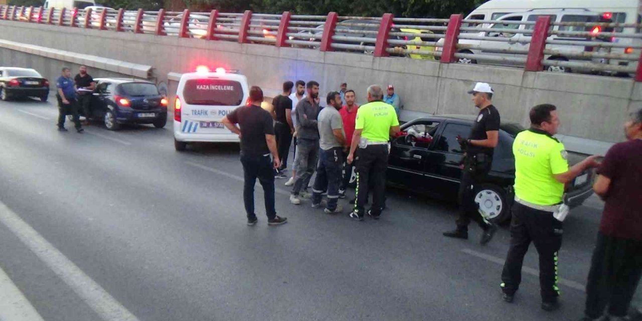 Kayseri’de 6 Araçlı Zincirleme Kaza: 2 Yaralı