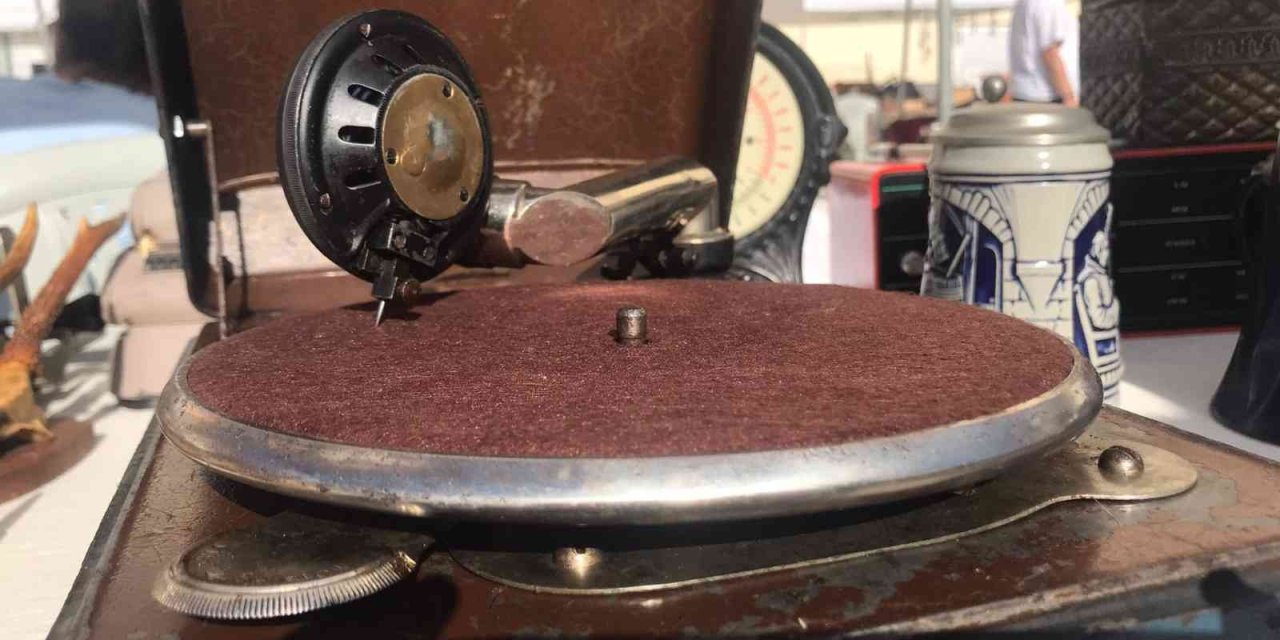 Yaklaşık 100 Yıllık Tarihiyle Gramofon Severlerin Beğenisini Topluyor