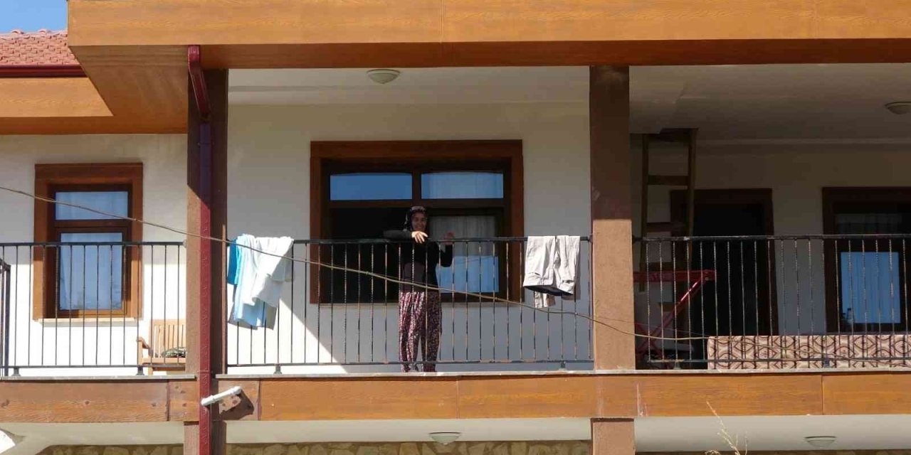 Manavgatlı Yangın Zedeler: "biz Devletimize Ve Toki’ye Güvendik, Şimdi Evimizde Oturuyoruz. Herkes Güvensin"