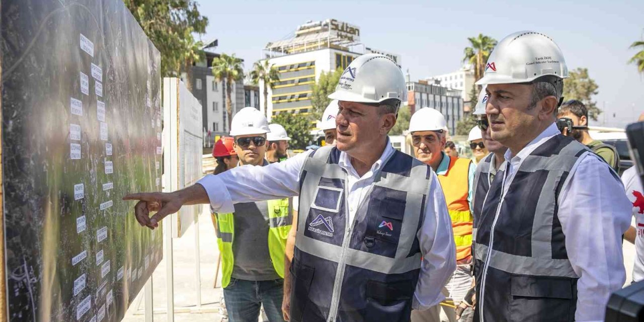 Başkan Seçer, Metro İnşaat Alanında İncelemelerde Bulundu