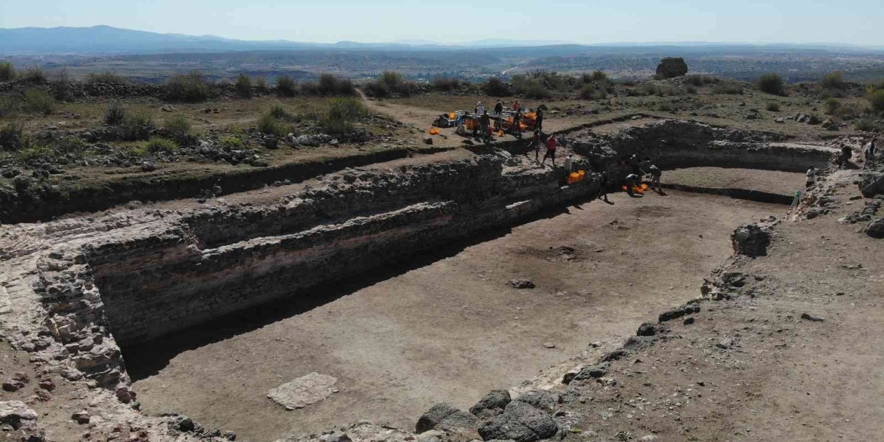 Karacahisar Kalesi’ndeki Hayati Yapının Yüzde 90’ı Açığa Çıktı