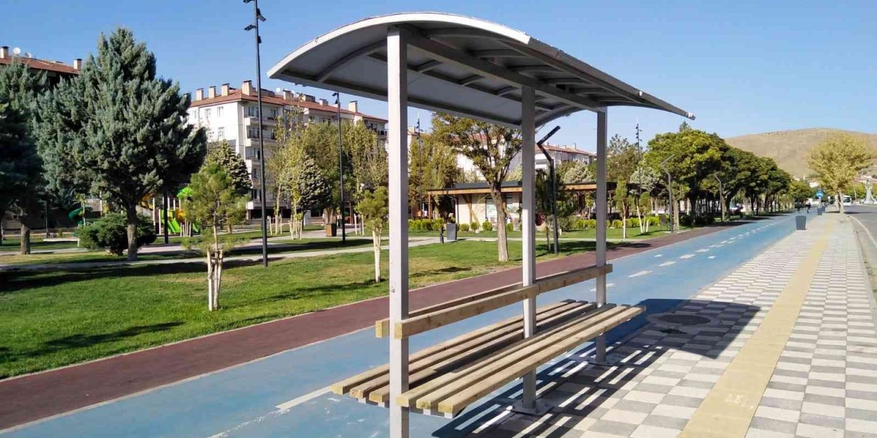 Aksaray Belediyesi Otobüs Durakları Kendi Atölyelerinde Üretiyor