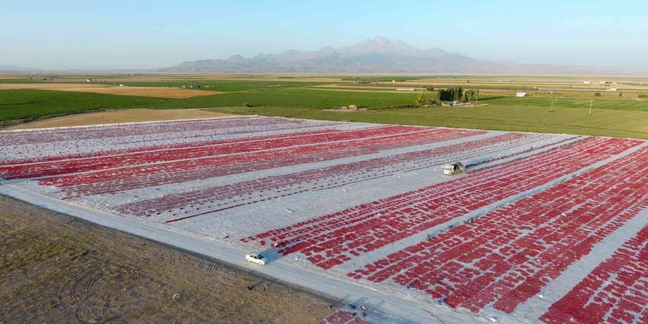 Erciyes’in Etekleri Kırmızıya Boyandı
