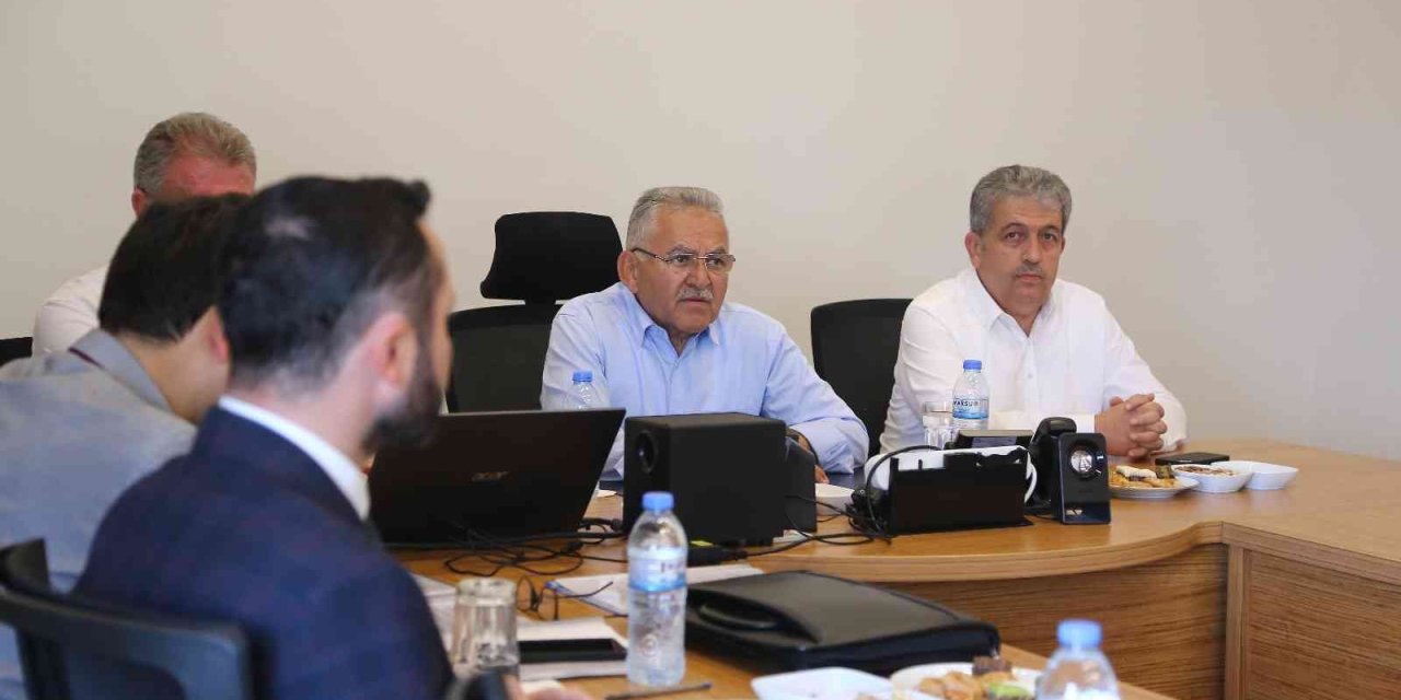 Başkan Büyükkılıç’a ’ulaşım’ Sunumu