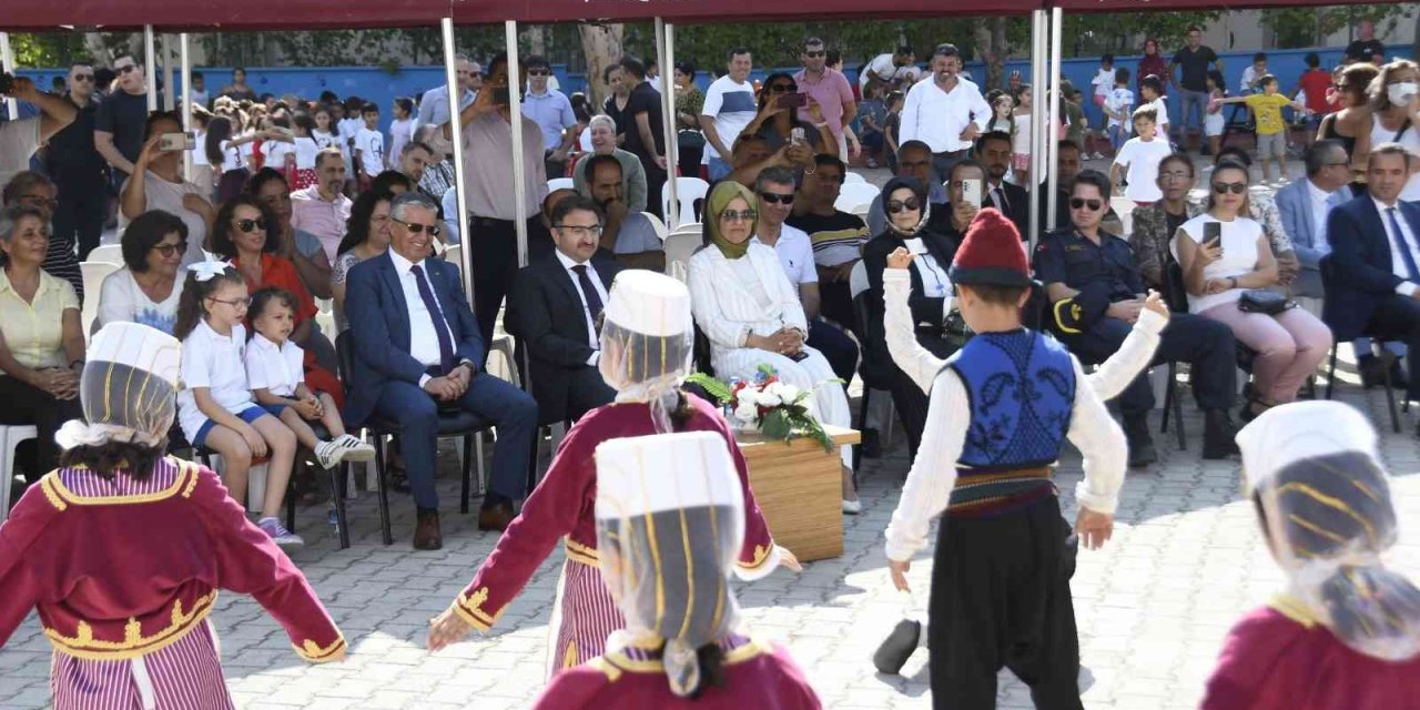 Kemer’de İlköğretim Haftası Kutlamaları Yapıldı