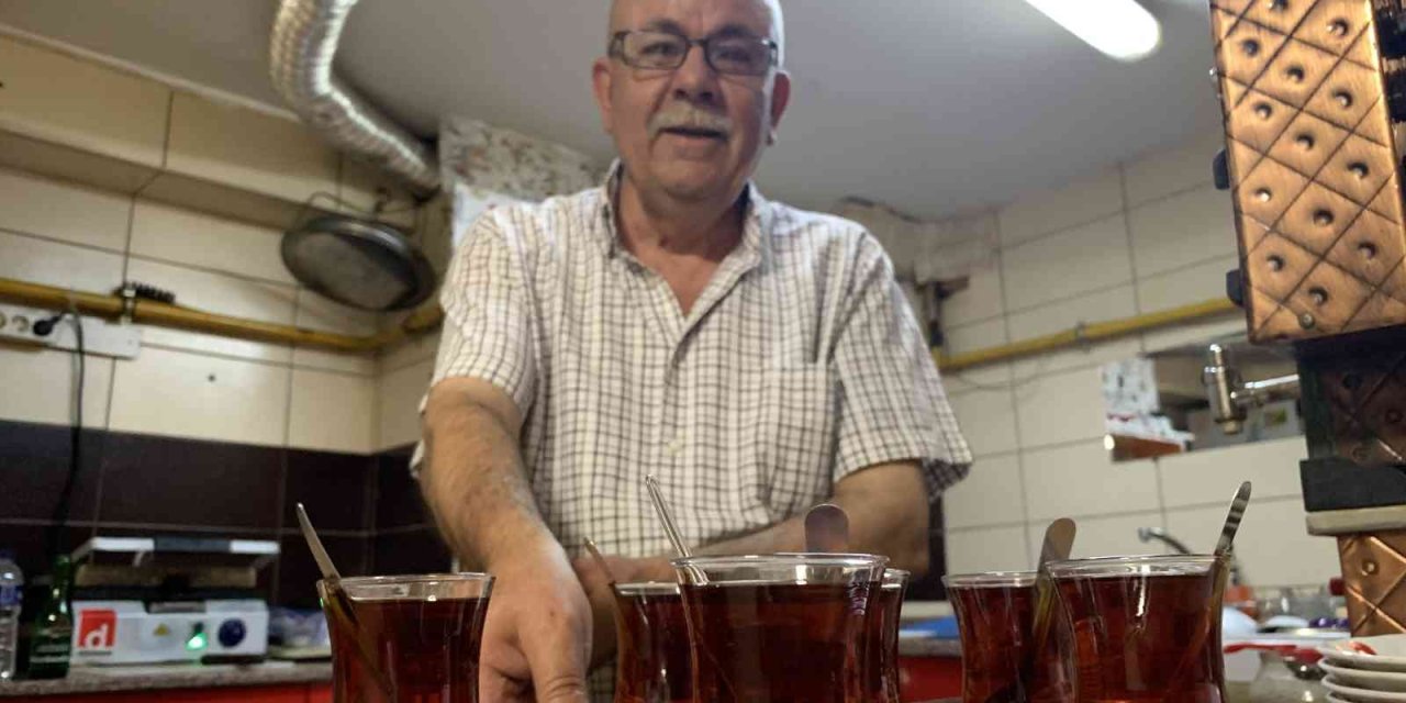 58 Yıldır Günde 20 Bardak İçiyor