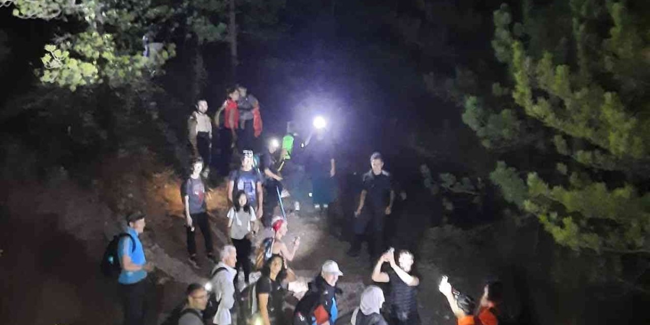 Doğa Tutkunları Soğuk Havaya Aldırış Etmedi