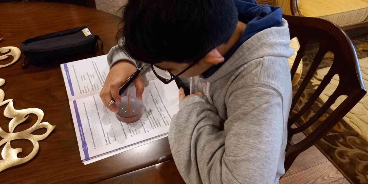 Gözlerindeki Engel, Başarılarına Engel Olmadı