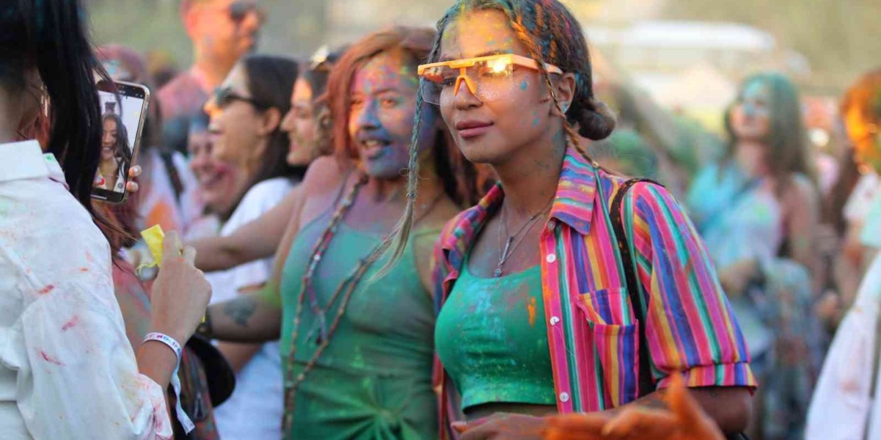 3. Uluslararası Bisiklet Festivali’nin En Renkli Etabına Onlarca Kişi Katıldı