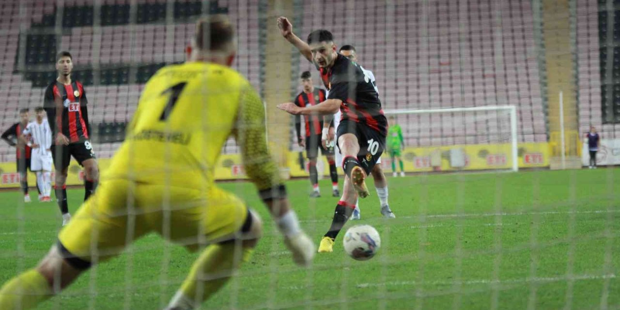 Tff 3. Lig: Eskişehirspor: 3 - Hacettepe 1945: 4