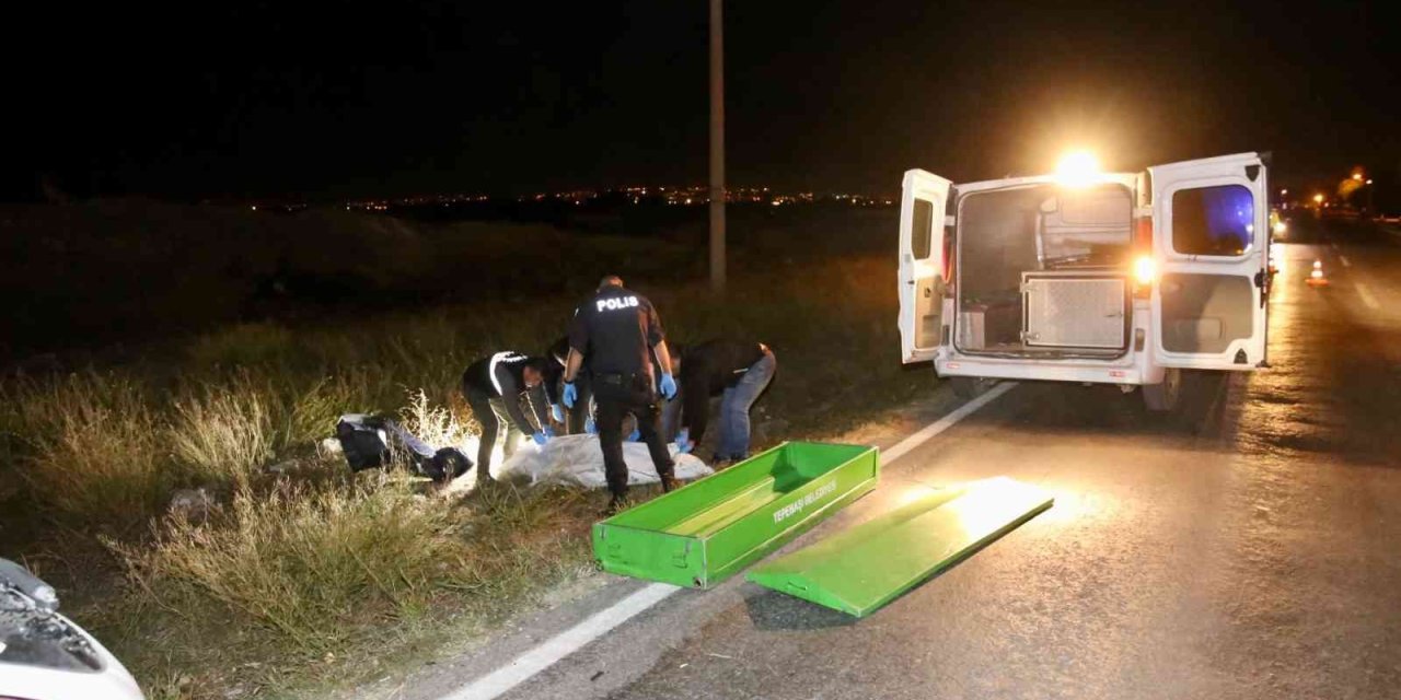 Karanlık Caddede Yolun Karşısına Geçmek İsterken Canından Oldu